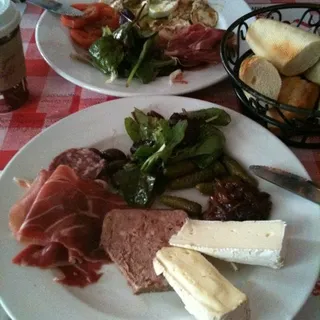 Assiette de Charcuterie Confiture à l'Oignon Maison