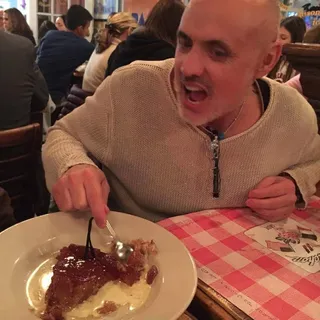 Traditionnelle Tarte des Soeurs Tatin Crème Anglaise