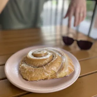 Cinnamon roll ($3.85)