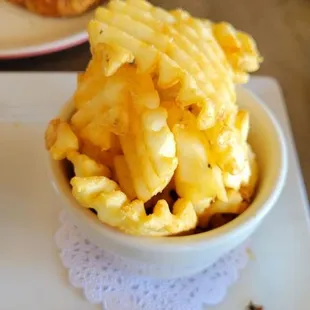 Waffle fries, side