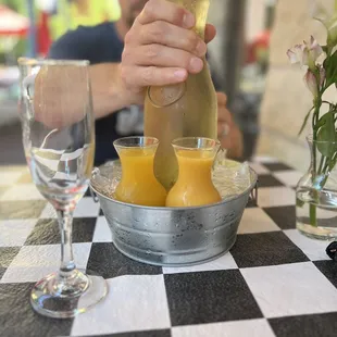 drink, oysters and mussels