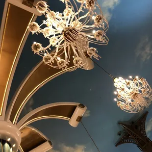 Nice ceiling decor...!