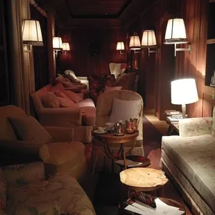 Full view of the semi-private room.