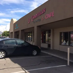 Nice neighborhood bakery cafe catering