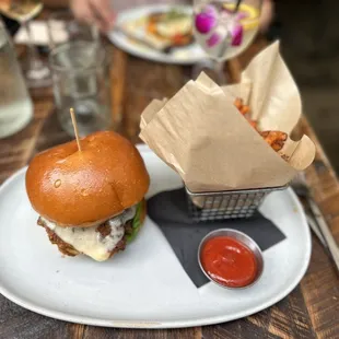 Fried Chicken Bun Burger