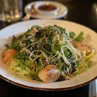 Sea scallops salad