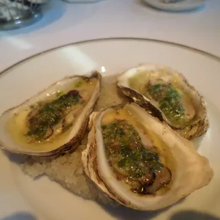 Huitres tièdes, beurre aux algues