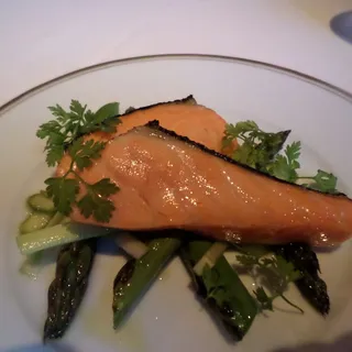 Asperges et thon, vinaigre fumé