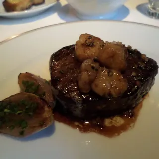 Filet de bœuf, jus à la moelle, queue dans la boulangère