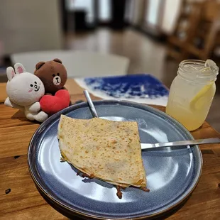 Baby Crepe with Bacon and an Aloha Lemonade (pineapple and mango flavors)