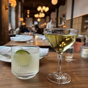 Veracruz (Mezcal, cucumber, lime juice, spearmint, aloe vera, cayenne) &amp; Alaska  (Terroir Gin, Dry Vermouth de Chambéry, yellow Char)