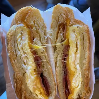 Bacon Croissandwich