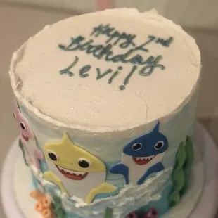 a baby shark cake