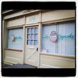 109 Capital Avenue Pittsburgh, PA 15226 Le Cupcake Shoppe storefront!