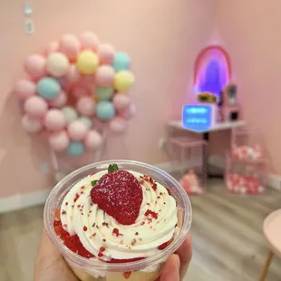 Strawberry mini cake cup $6
