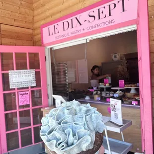 Black sesame cupcake