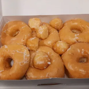 Glazed donuts (1/2 dozen)