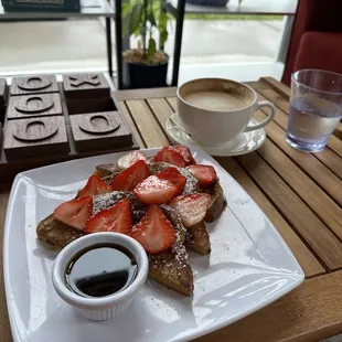 French toast with strawberries and vanilla latte