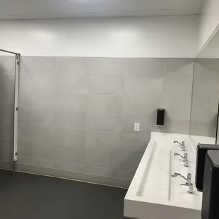 Women&apos;s bathroom