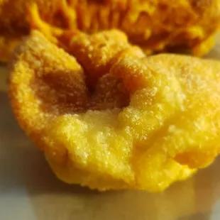 Average crab Rangoon.