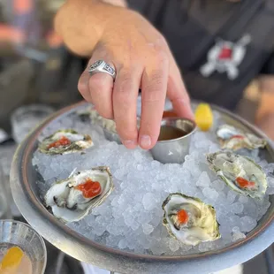 Raw oyster 1/2 dozen