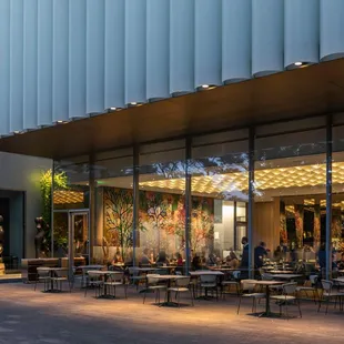 Outdoor dining at Le Jardinier Houston at the MFAH