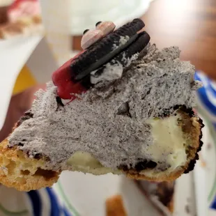 Oero crème inside - yummy goodness (i was beyond full at this point with my sampler)