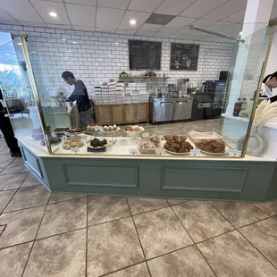 area while waiting to order including their daily and fresh pastries