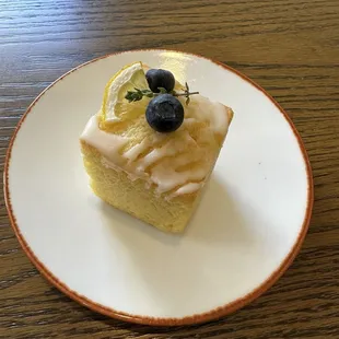 Lemon blueberry pound cake