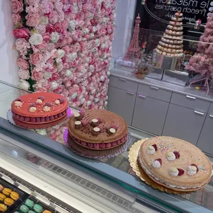 8 ' Macaron cakes