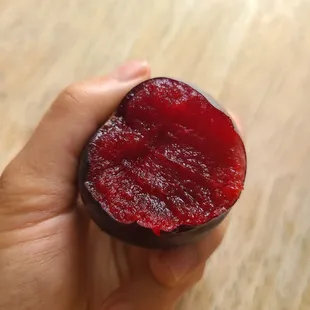 Excellent high-quality products! The fruits are fresh and delicious.  I haven't eaten such a sweet plum in a long time!