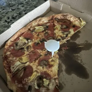 Pepperoni mushroom and artichoke