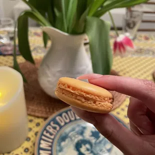Passion fruit macaroon