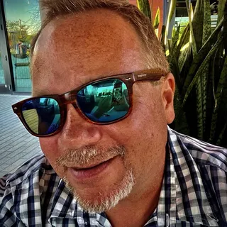 Chris L.