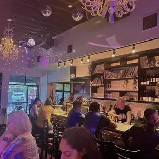 Bar, decor