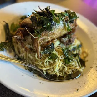 Garlic noodle with Soft Shell Crab