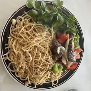 66. Garlic Pasta with beef