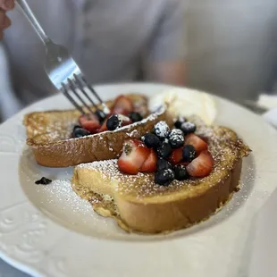 Le Paris Brest Cafe