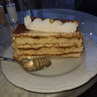 Tiramisu Cake