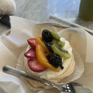 Fruit Pavlova