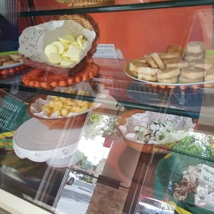 This was the clean normal side of the display, I wasn't able to capture the other side with clutter.