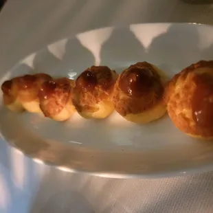 Caramel puffs