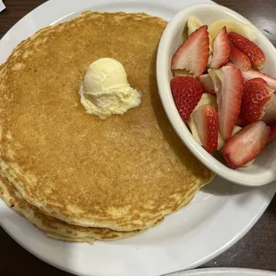 Lumberjack Pancake with fruit