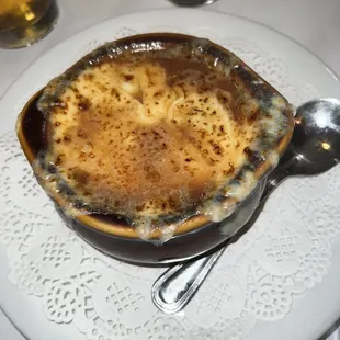Ognon soup with cheese
