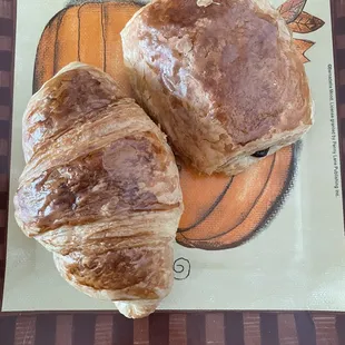 Butter croissant &amp; pain au chocolat.