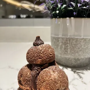 Hazelnut-caramel Prifiteroles