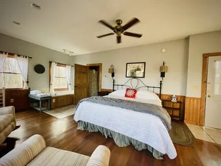 Inn & Spa at Cedar Falls