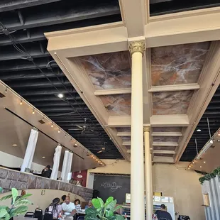 Inside restauranta