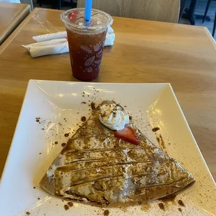 Tiramisu Crepe and strawberry boba tea