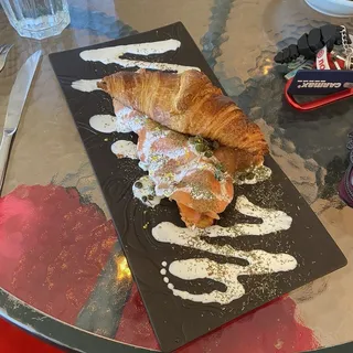 SALMON CROISSANT
